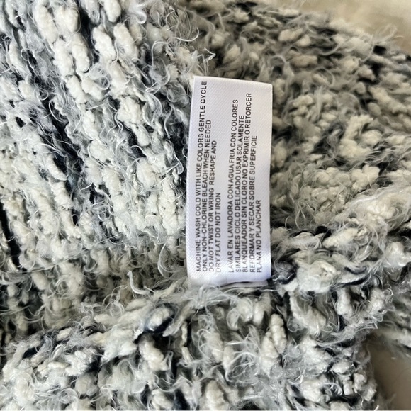 Madison Lilly Chunky Knit Cardigan | Grey & White | Size S - Picture 9 of 10